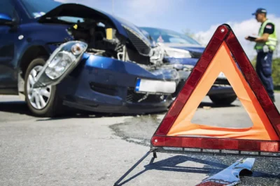 Kaza yapmış araç .Trafik Kazası Tazminatı Nedir?